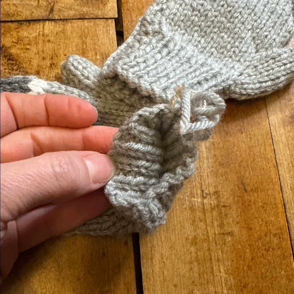 Handmade mittens toddler gray animal mittens unisex new never worn - Picture 4 of 4